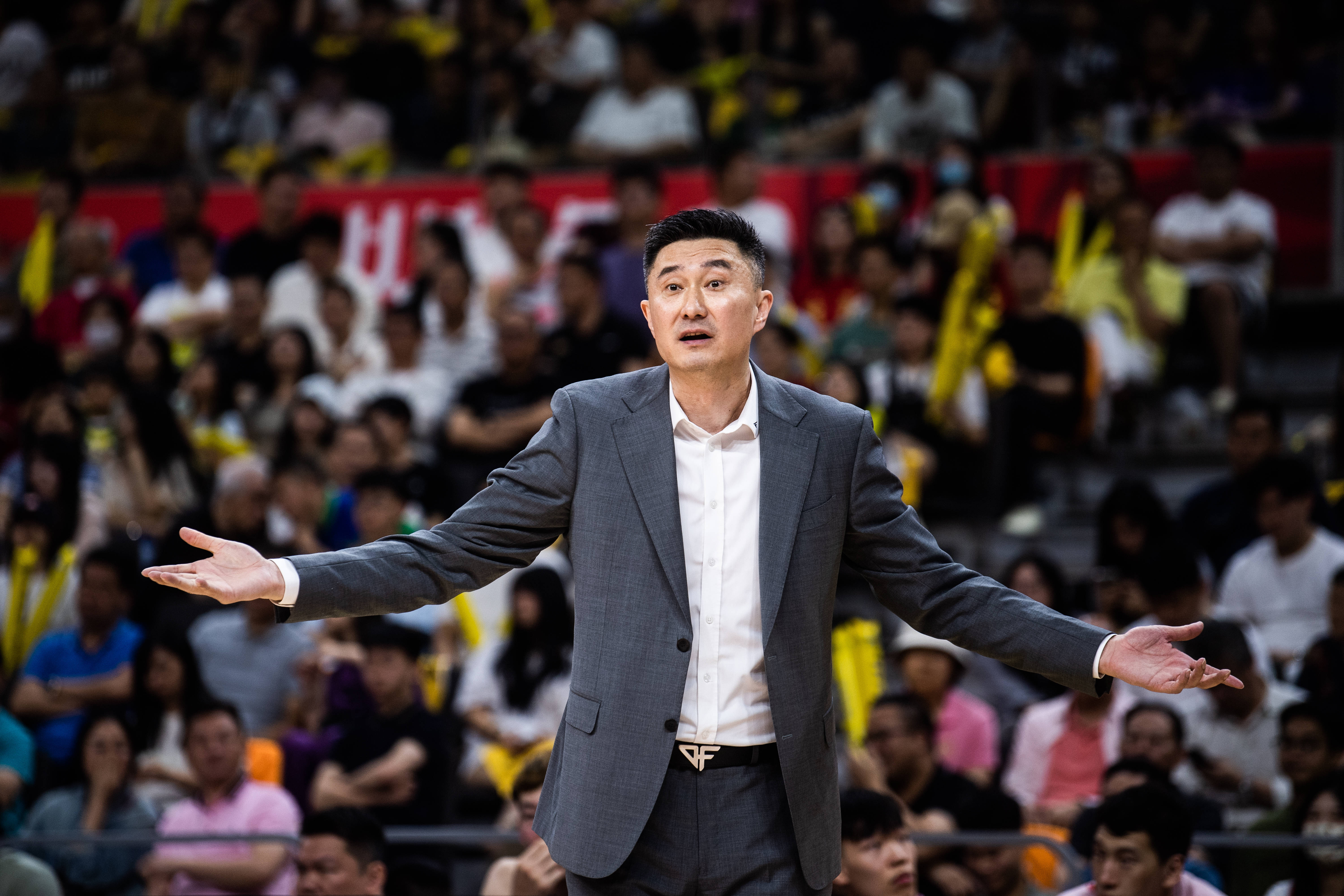 网红希尔复出，步行者队取得季后赛开门红
